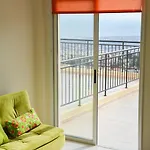 Pearl Apartment *